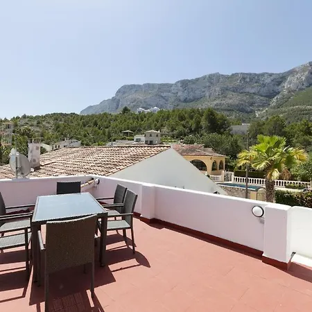 Celi: Sea- & Mountain View, Peaceful & Comfortable. * دينايا