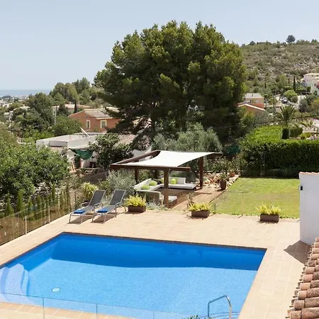 Celi: Sea- & Mountain View, Peaceful & Comfortable. فيلة *