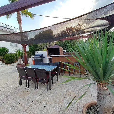 Celi: Sea- & Mountain View, Peaceful & Comfortable. Villa