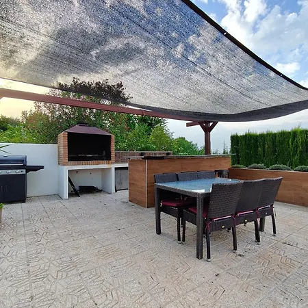 Villa Celi: Sea- & Mountain View, Peaceful & Comfortable.