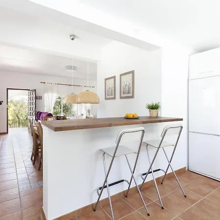 Celi: Sea-&mountain View, Peaceful&comfortable.