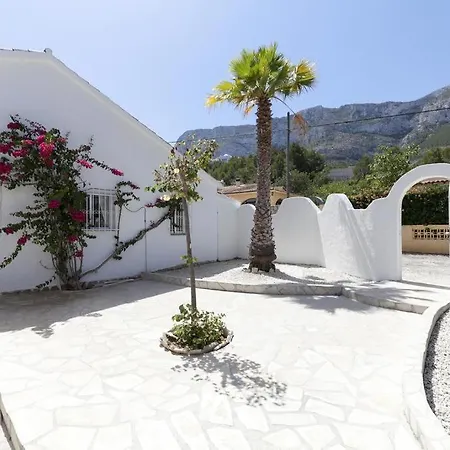 Celi: Sea-&mountain View, Peaceful&comfortable.